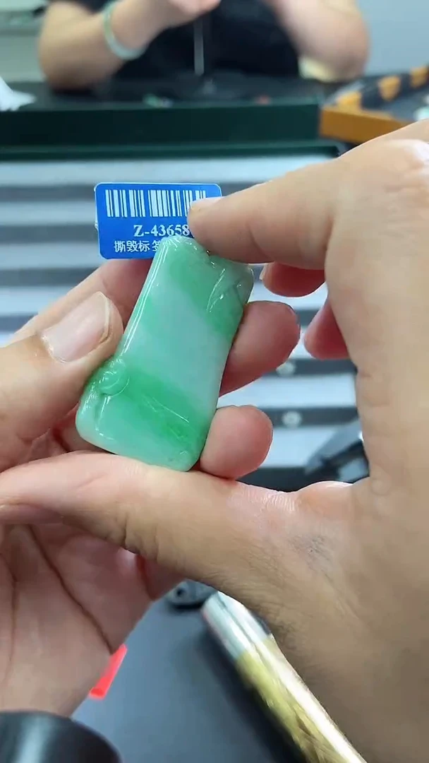 【闪购商品】翡翠吊坠(不含链)18K金镶嵌挂件