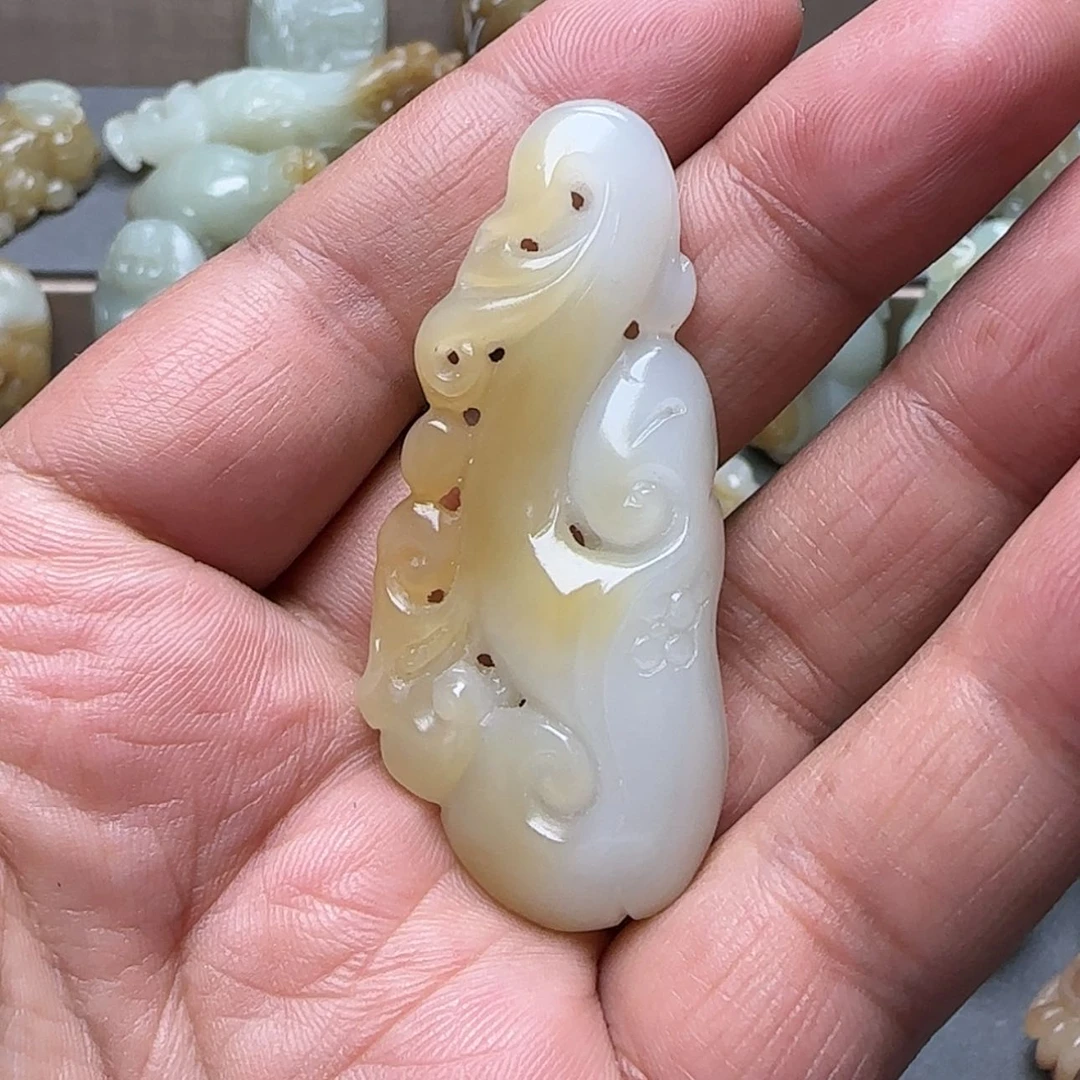 【闪购商品】和田玉（糖玉）颈饰未镶嵌独***知