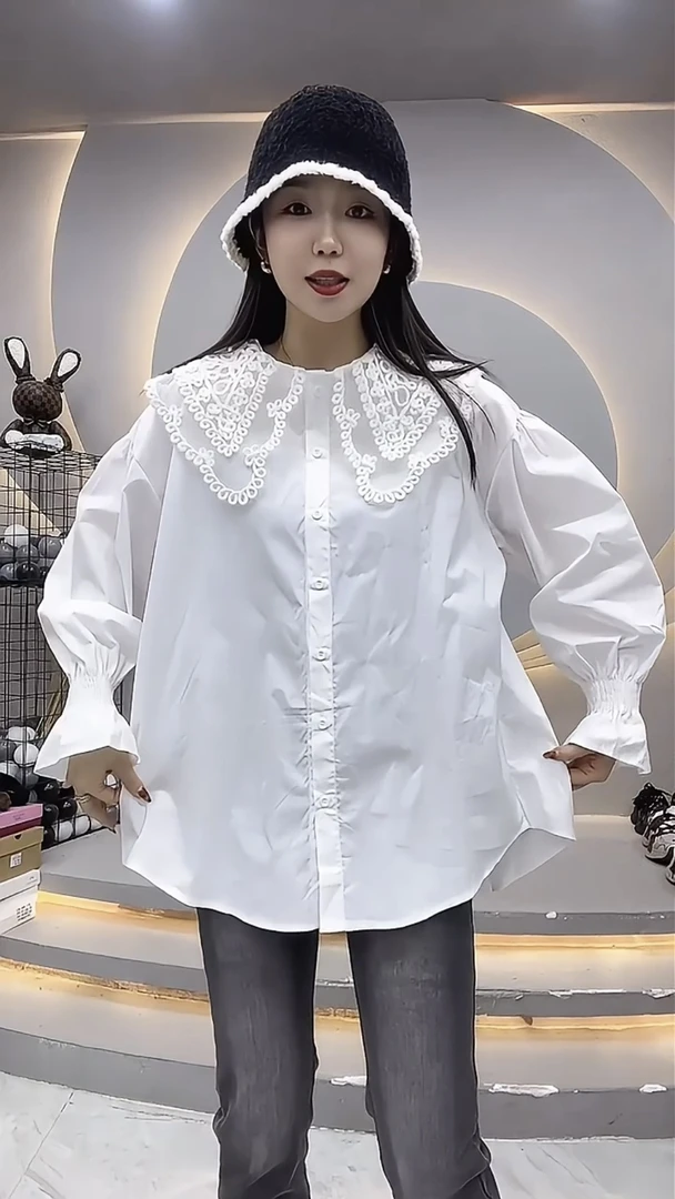 欧货秋冬时尚法式复古蕾丝镂空娃娃领拼接喇叭袖长袖中长款衬衫女