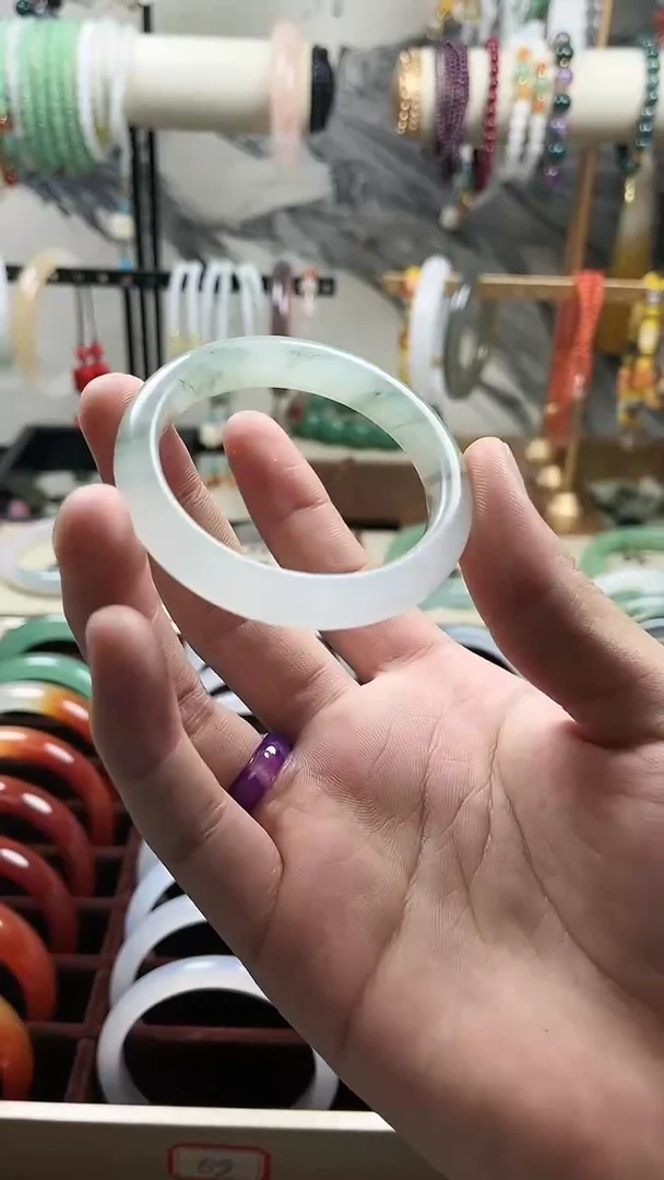 【闪购商品】石英质玉手镯未镶嵌手镯