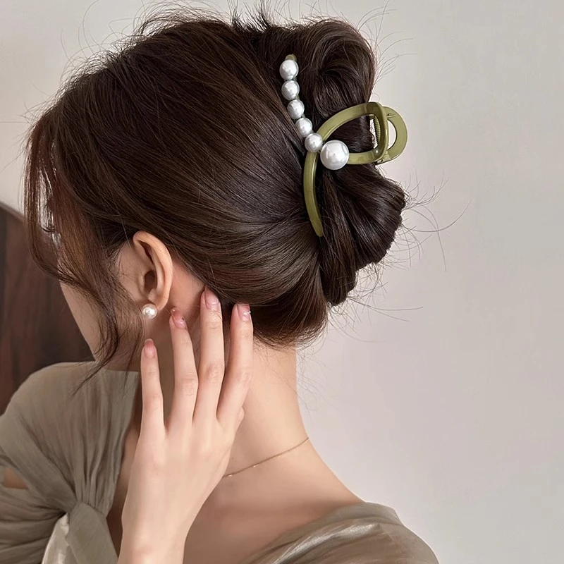 轻奢精致珠珠发夹女2024新款气质小众设计高级感鲨鱼夹个性抓夹子