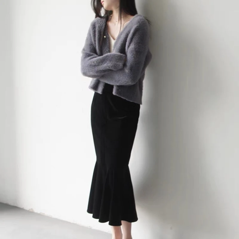 灰色仿貂绒针织开衫女秋冬宽松慵懒高级感温柔风软糯短款毛衣外套