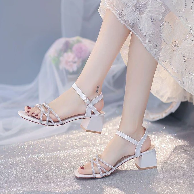 仙女风粗跟凉鞋女夏天新款百搭超仙水钻一字带中跟配裙子高跟凉鞋