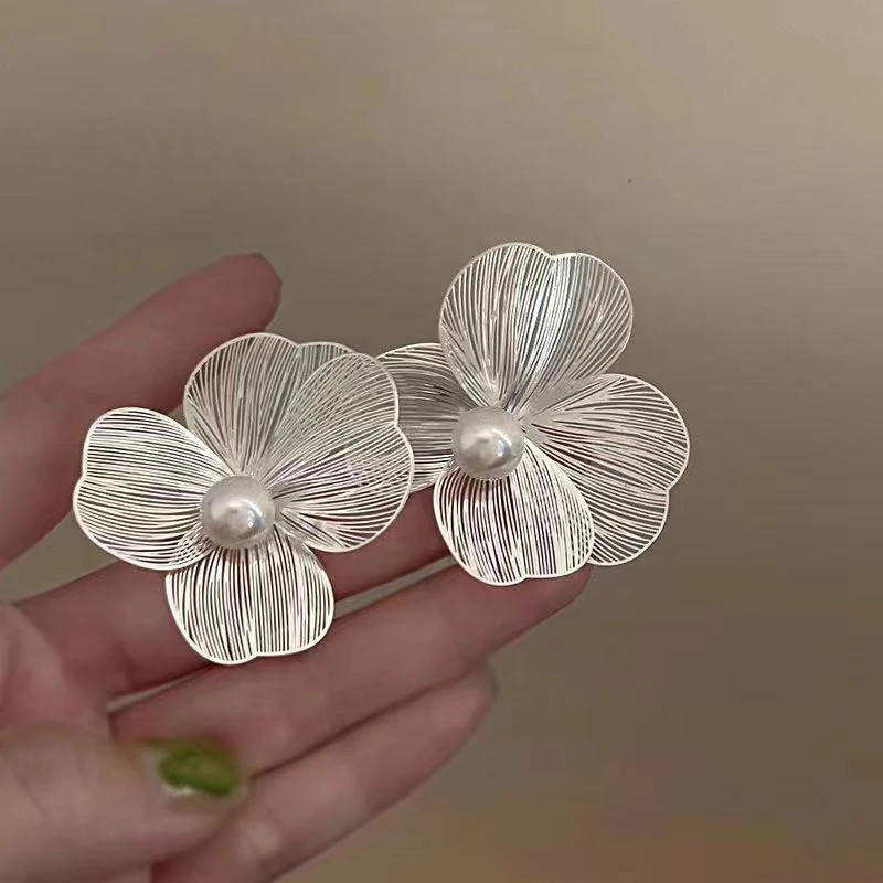 合金耳饰 超仙法式花朵耳环 轻奢高级感小众设计气质简约耳钉爆款