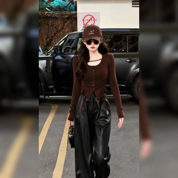 新款U领排扣皱褶抽绳修身短款磨毛上衣+飒风炸街长裤 皮裤阔腿裤