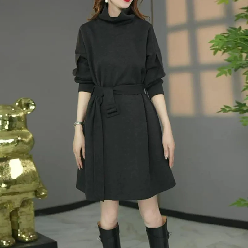高级感灰色休闲中长款卫衣裙系带收腰气质赫本风高领连衣裙女秋冬