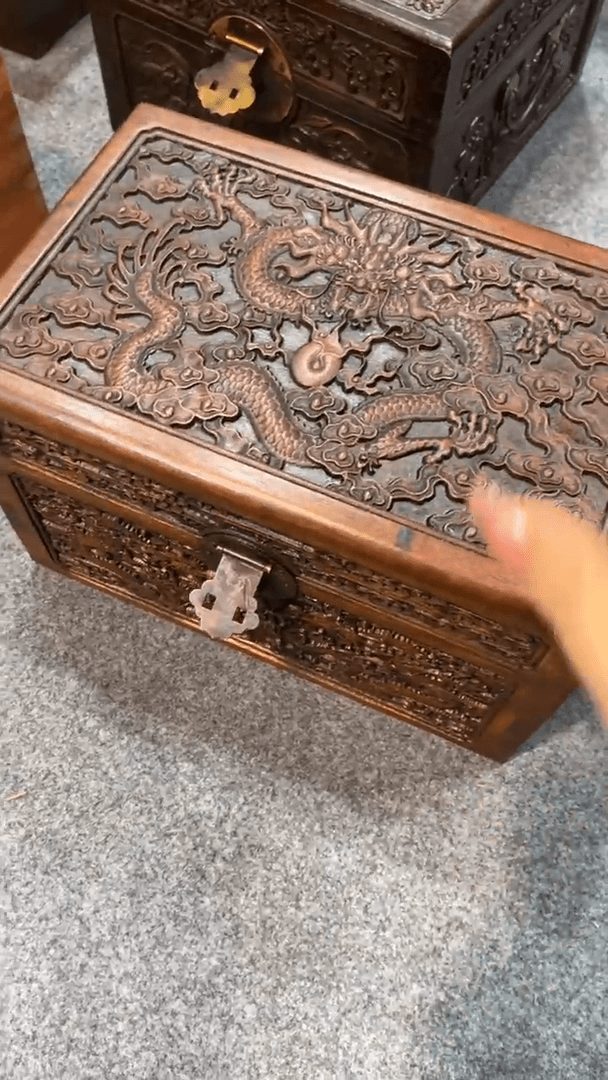 【闪购商品】木雕刻龙长30大箱子