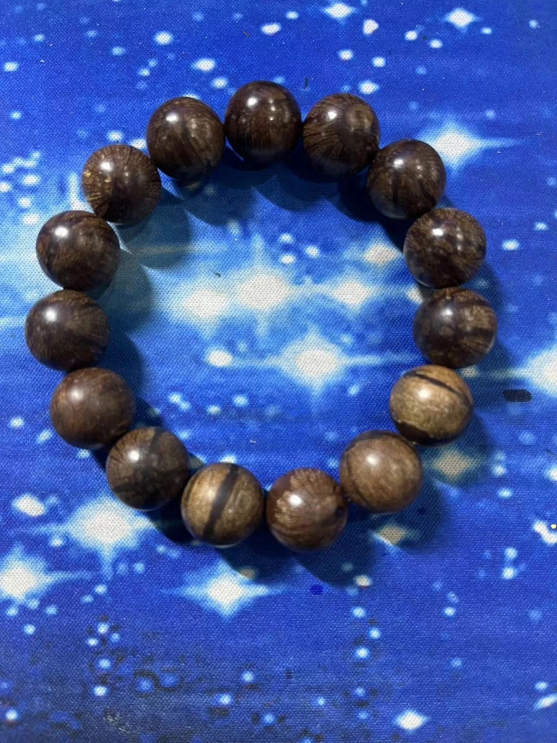 83号  梅花入骨1.5手串