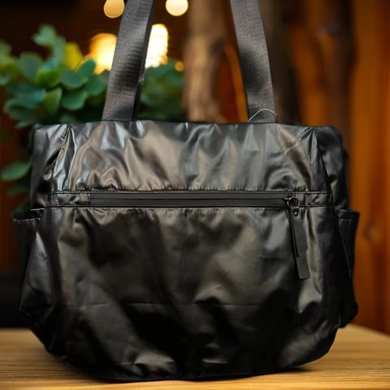 XMESSAGE防水休闲便携百搭手提女士包时尚户外黑色休闲包单肩包包