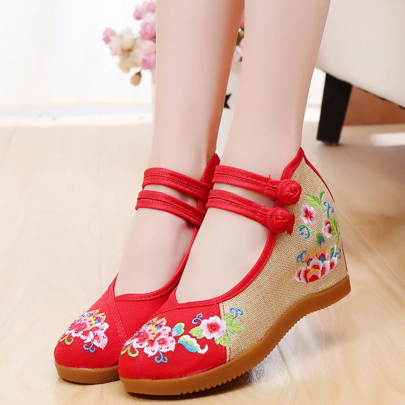 新款老北京布鞋高跟绣花鞋民族风牛筋软底增高广场舞蹈鞋女单鞋子