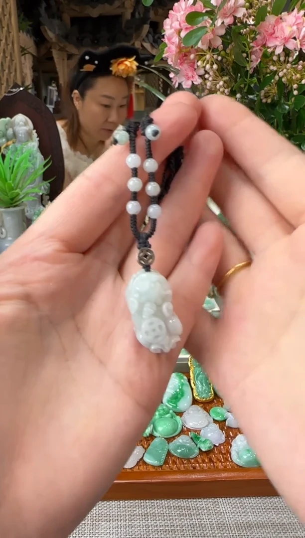 【闪购商品】翡翠颈饰未镶嵌吊坠