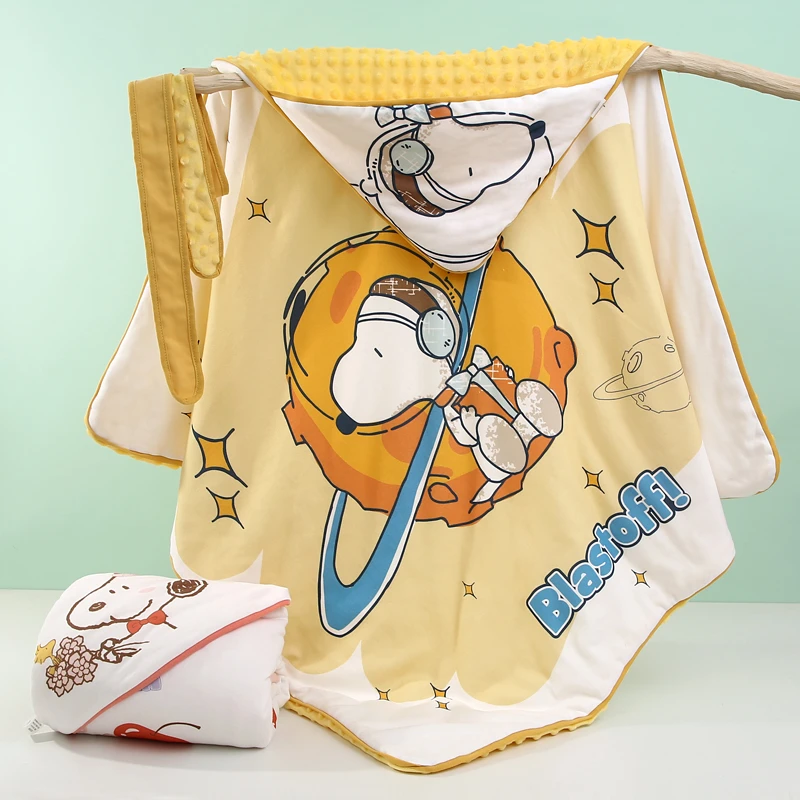 Snoopy/史努比90*90新款新生儿全棉数码印花产房抱被夹棉柔软亲肤