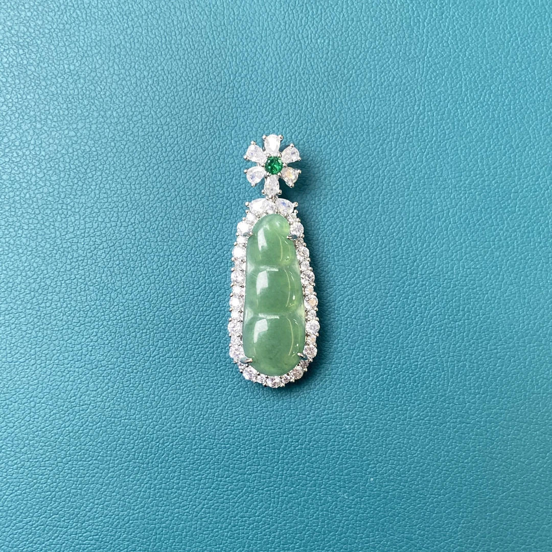 经典国风天然翡翠豆子吊坠722