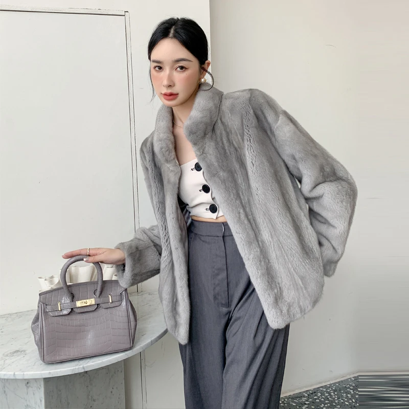 蓝宝石色简约立领款女装外套大衣ZD28Y023