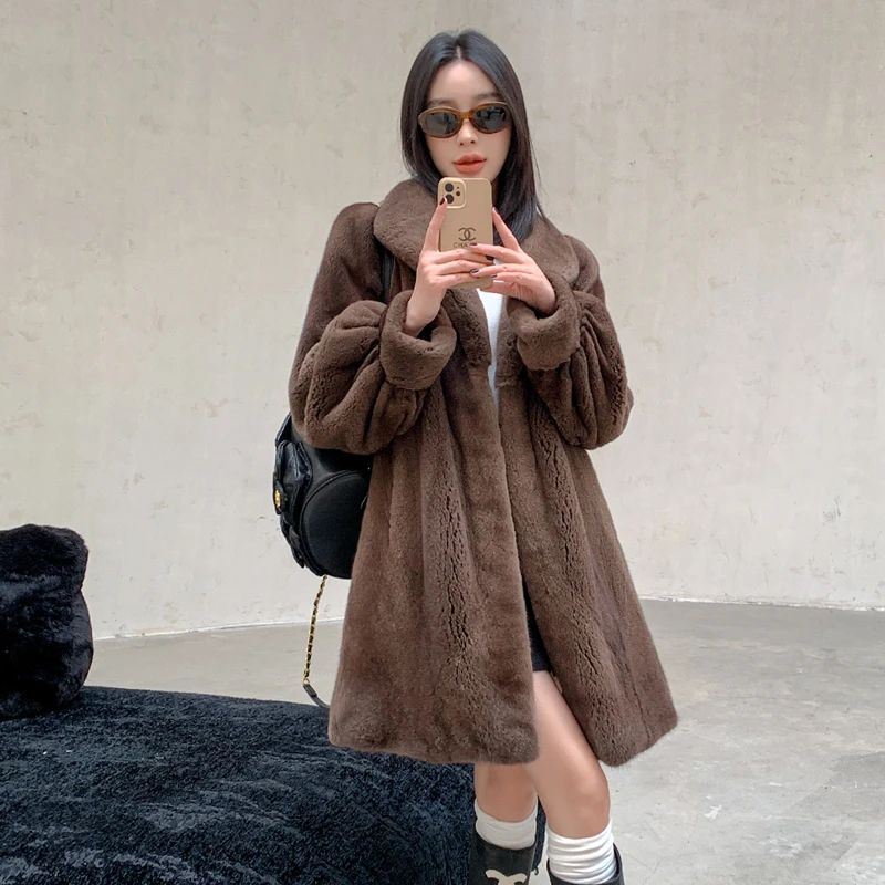 欧裳雅2023新品复古翻领款收口袖女装大衣外套