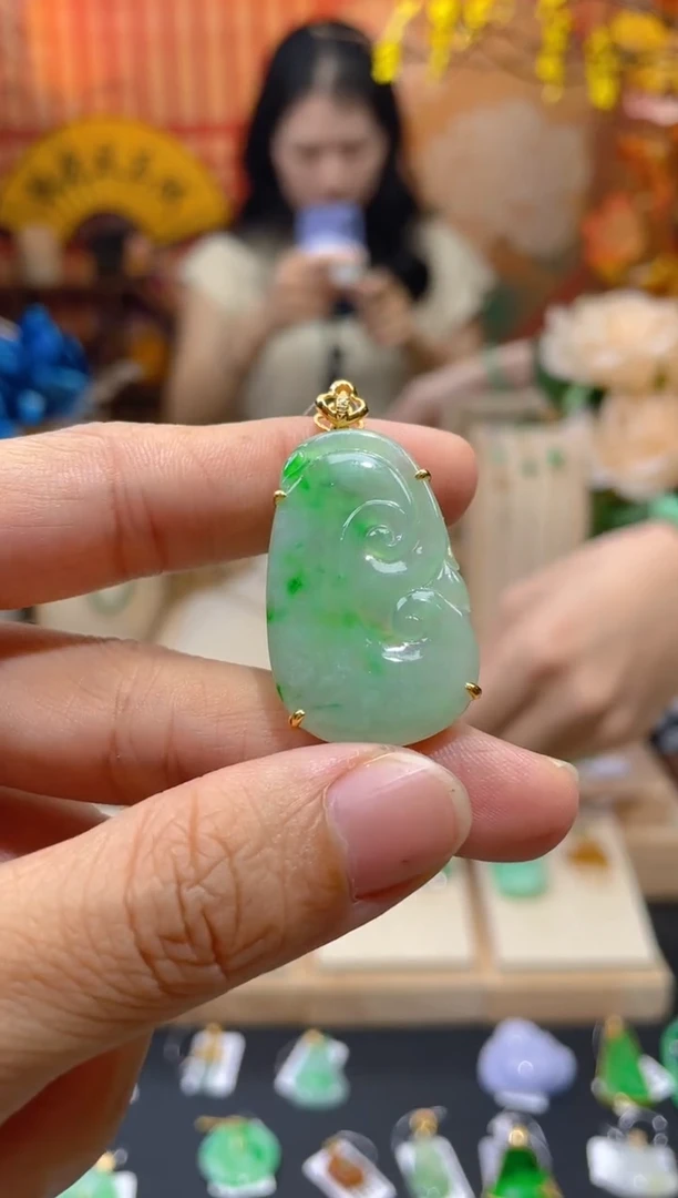 【闪购商品】翡翠颈饰18K金镶嵌假一赔三