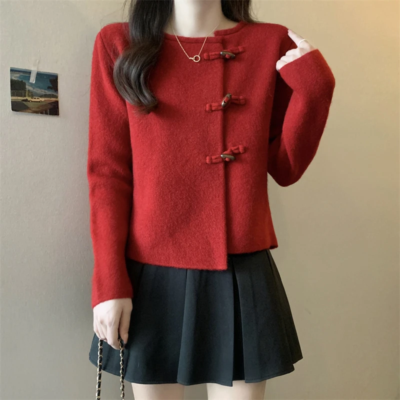新中式国风盘扣红色毛衣外套女冬大码胖mm显瘦不规则针织开衫上衣