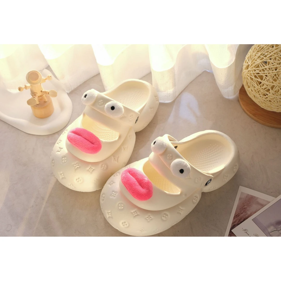 丑萌毛绒香肠嘴搞怪玛丽珍洞洞鞋卡通包头外穿厚底踩屎感女拖鞋