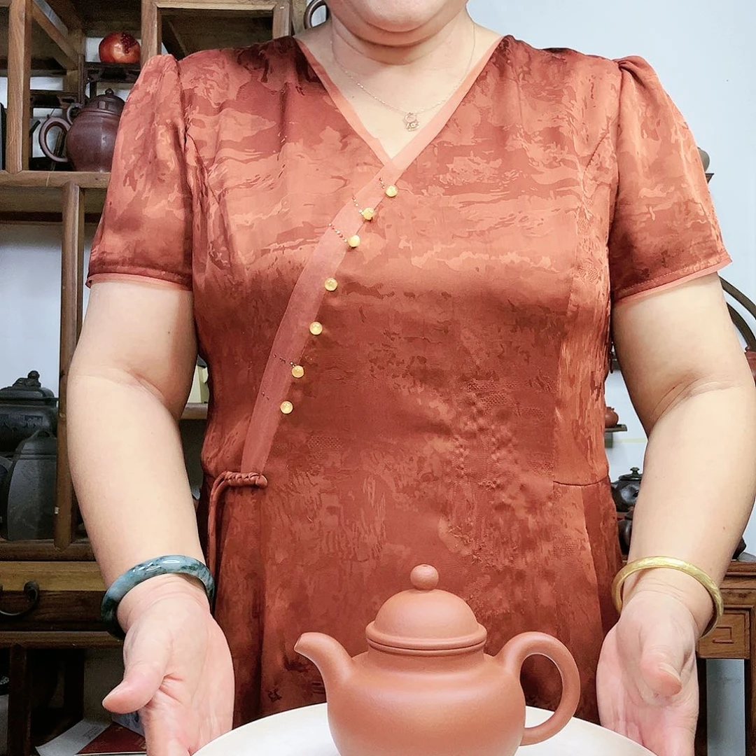 紫砂茶壶紫砂壶泡茶喝起来