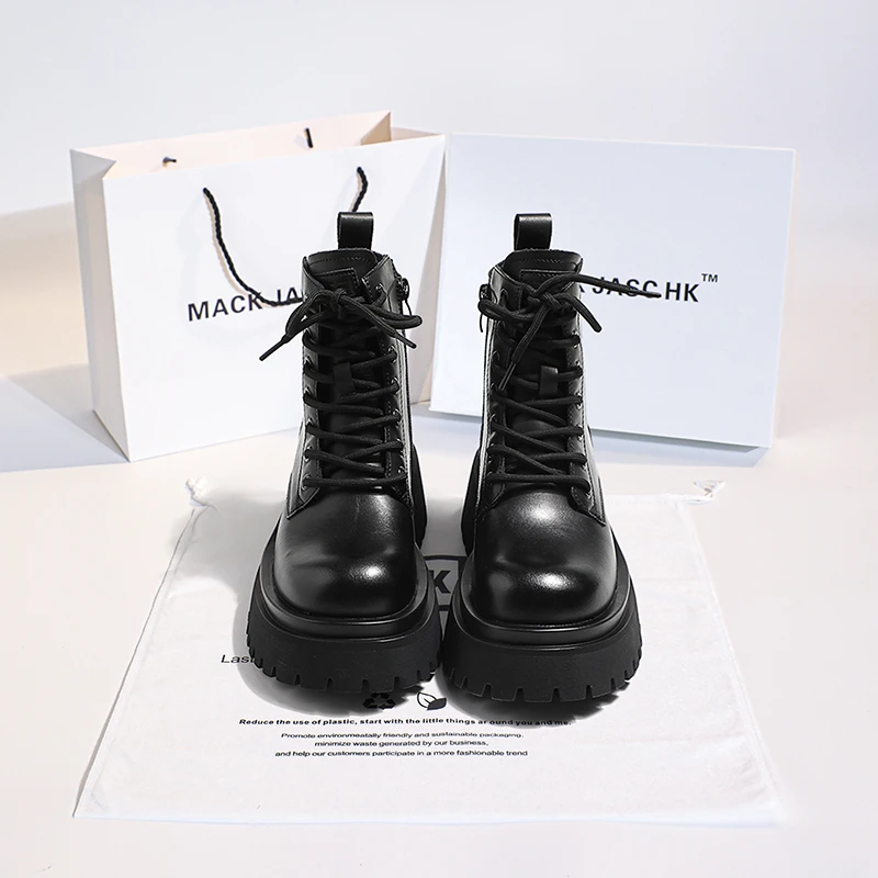 香港MACKJASCHK短靴子百搭2024春秋季新款百搭厚底内增高马丁靴女