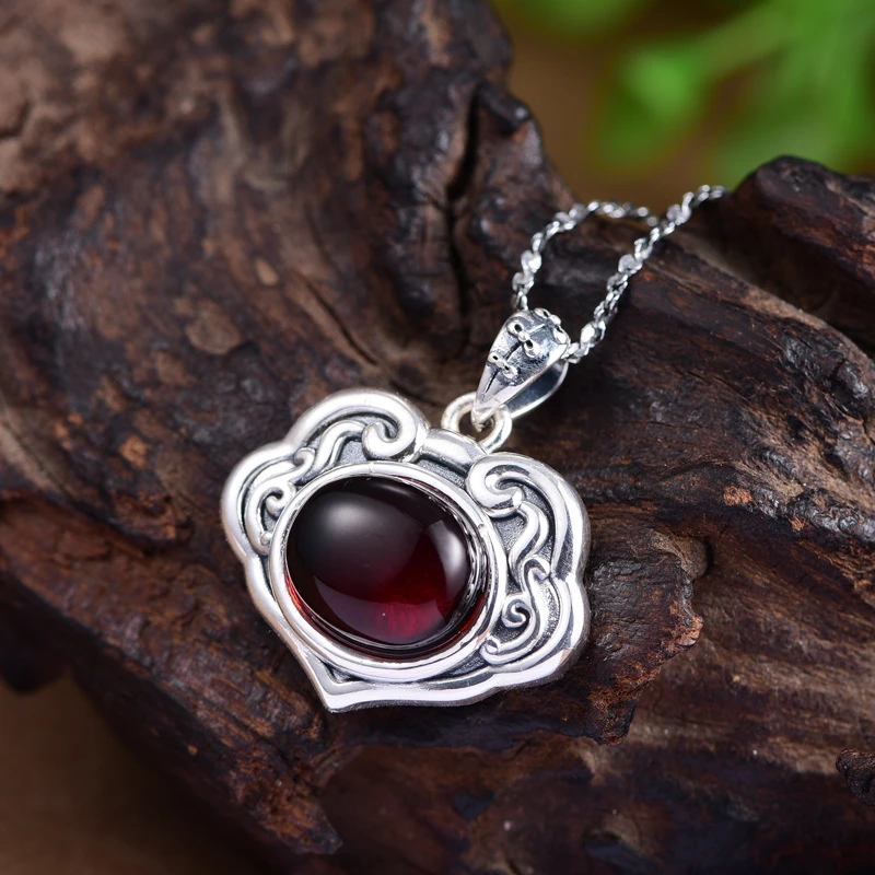 足银镶嵌血珀复古做旧国潮吉祥花纹如意锁吊坠民族风