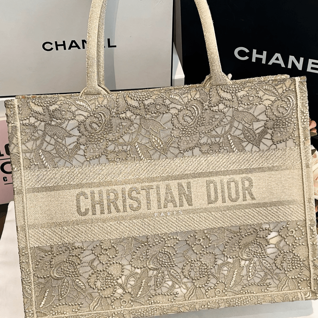95新 DIOR/迪奥 经典圣诞限定托特包中号手提包米色