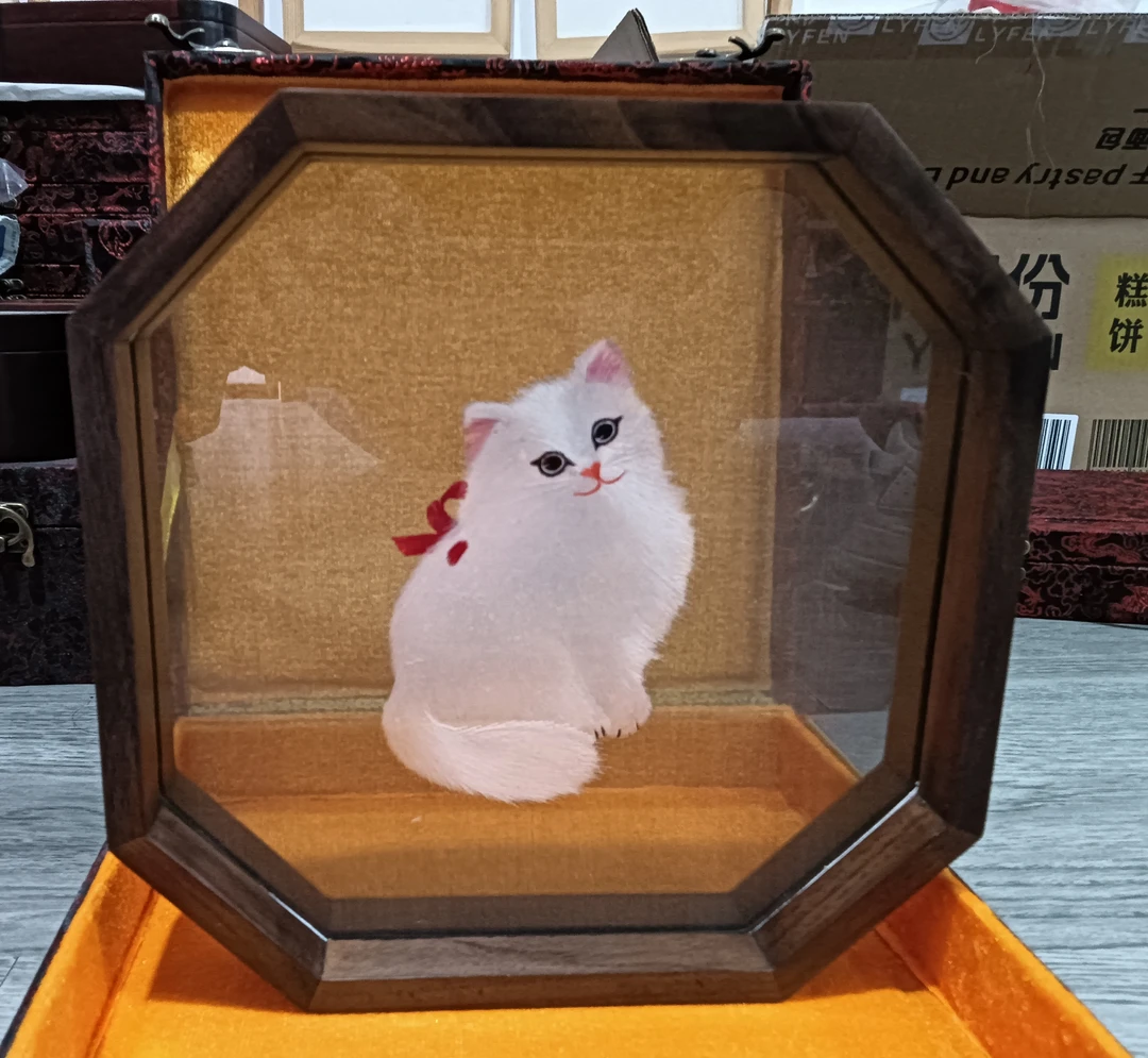 苏绣胡桃木八角双面绣摆件