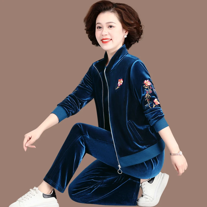 中年妈妈秋装洋气中老年女装休闲运动套装春秋金丝绒运动服三件套