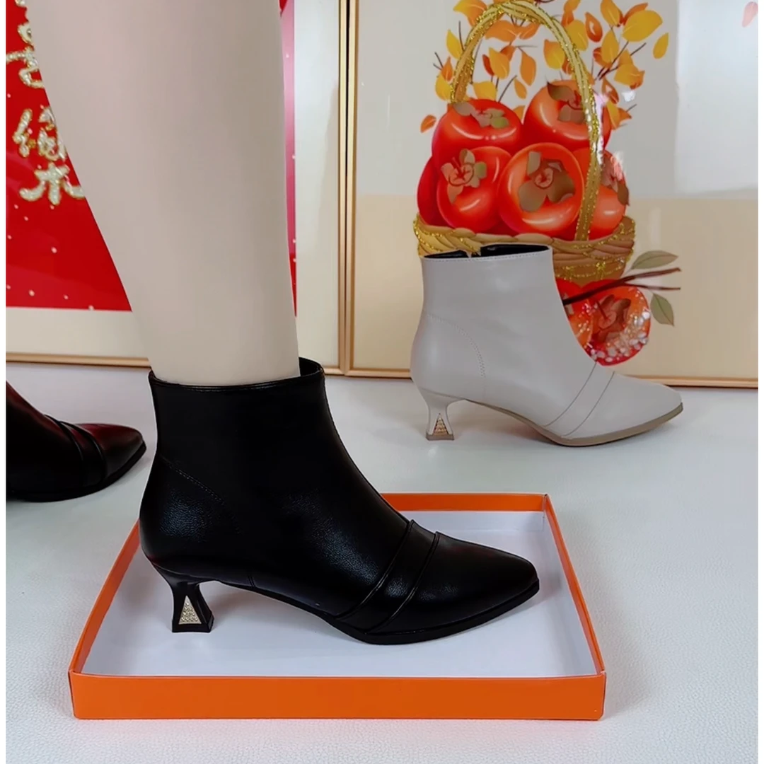 2025新款3公分酒杯跟舒适简约秋冬软底尖头显瘦小靴子375