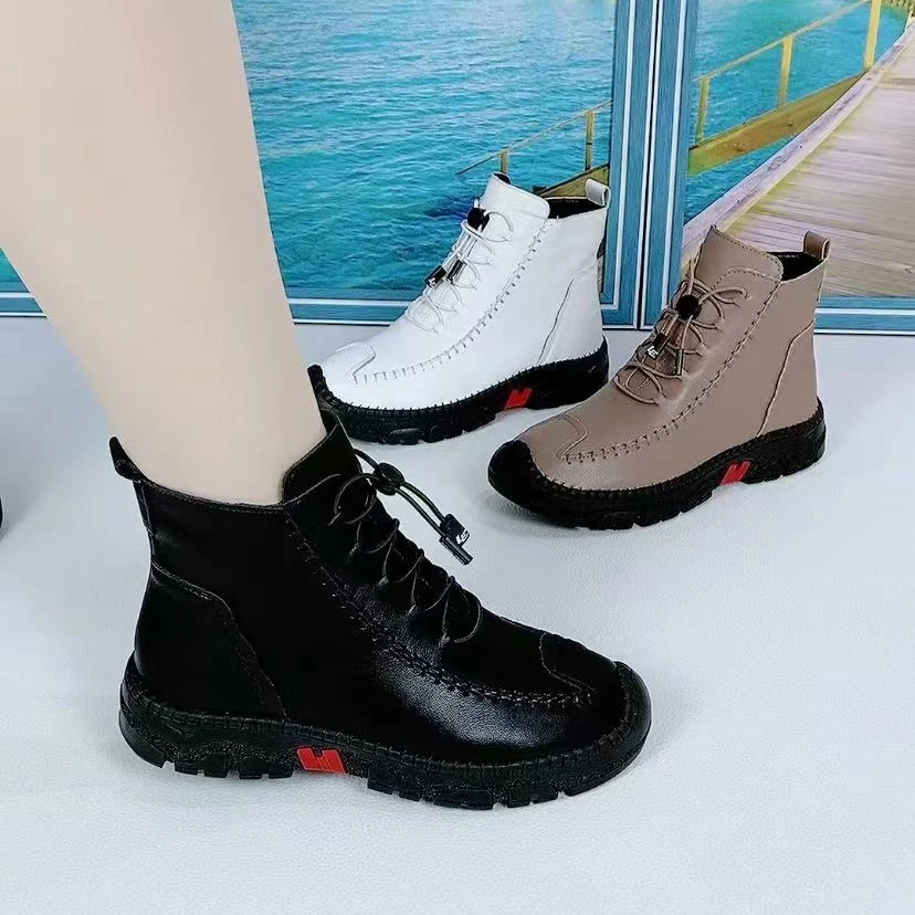 精致手工缝制短靴女新款秋冬时轻便中年软底保暖加绒高帮马丁靴