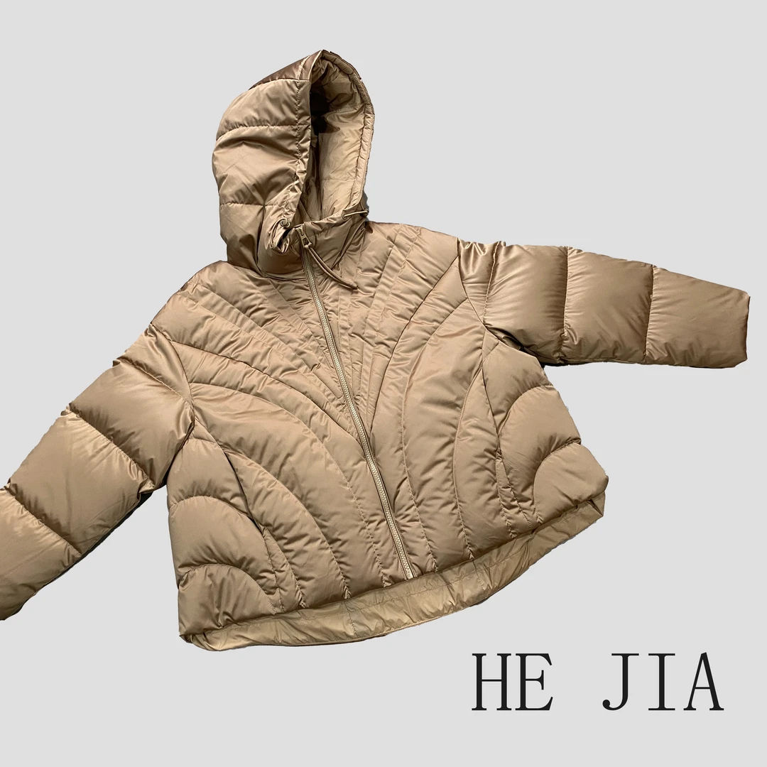 和家2024新款女装简约时尚短款连帽羽绒服-Q606