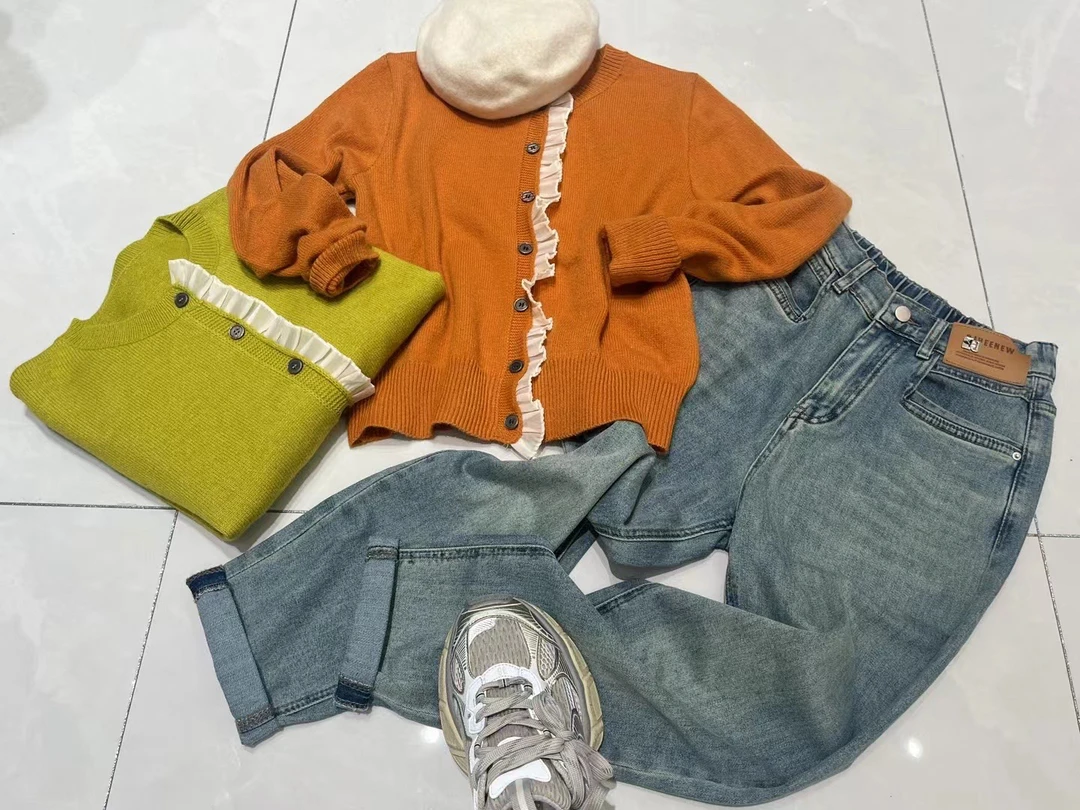 秋冬新款慵懒风宽松百搭撞色拼接木耳边圆领毛衣女针织开衫