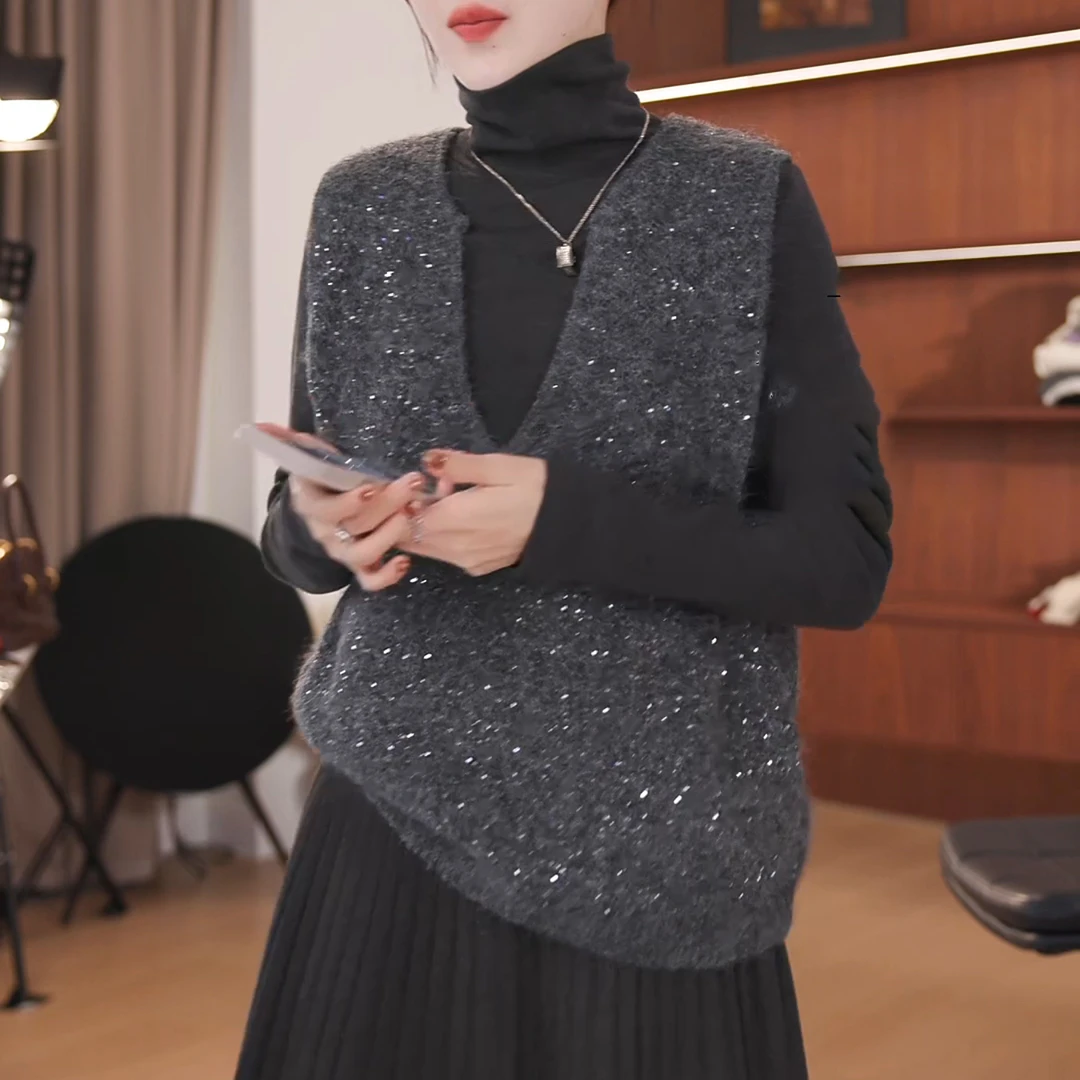 冬季新款叠穿百搭大V领亮片无袖坎肩针织马甲LK2500662