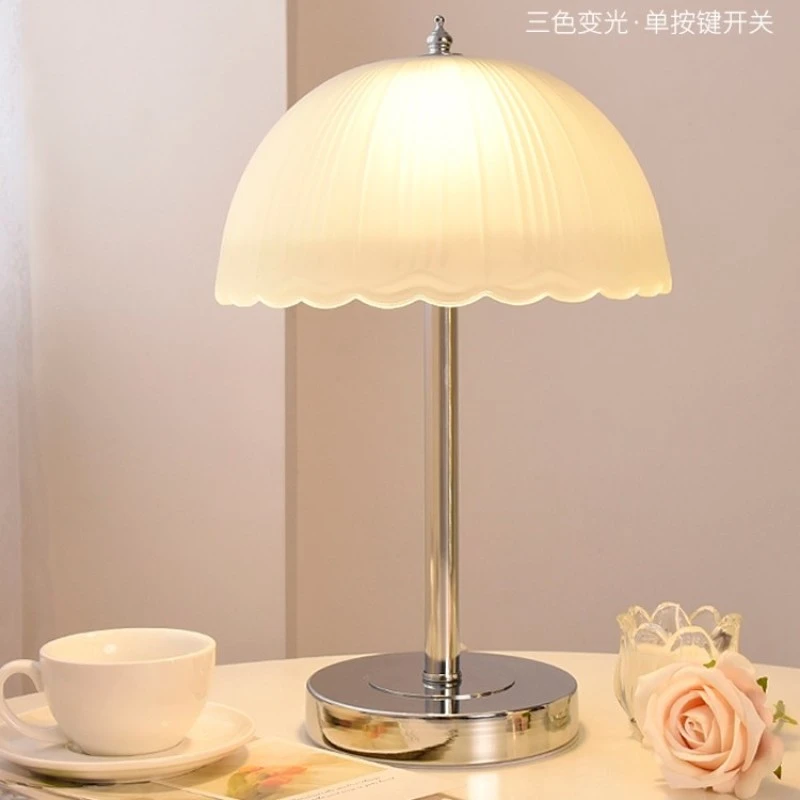 台灯卧室床头灯高级感简约主卧轻奢现代创意2022结婚温馨花朵台灯