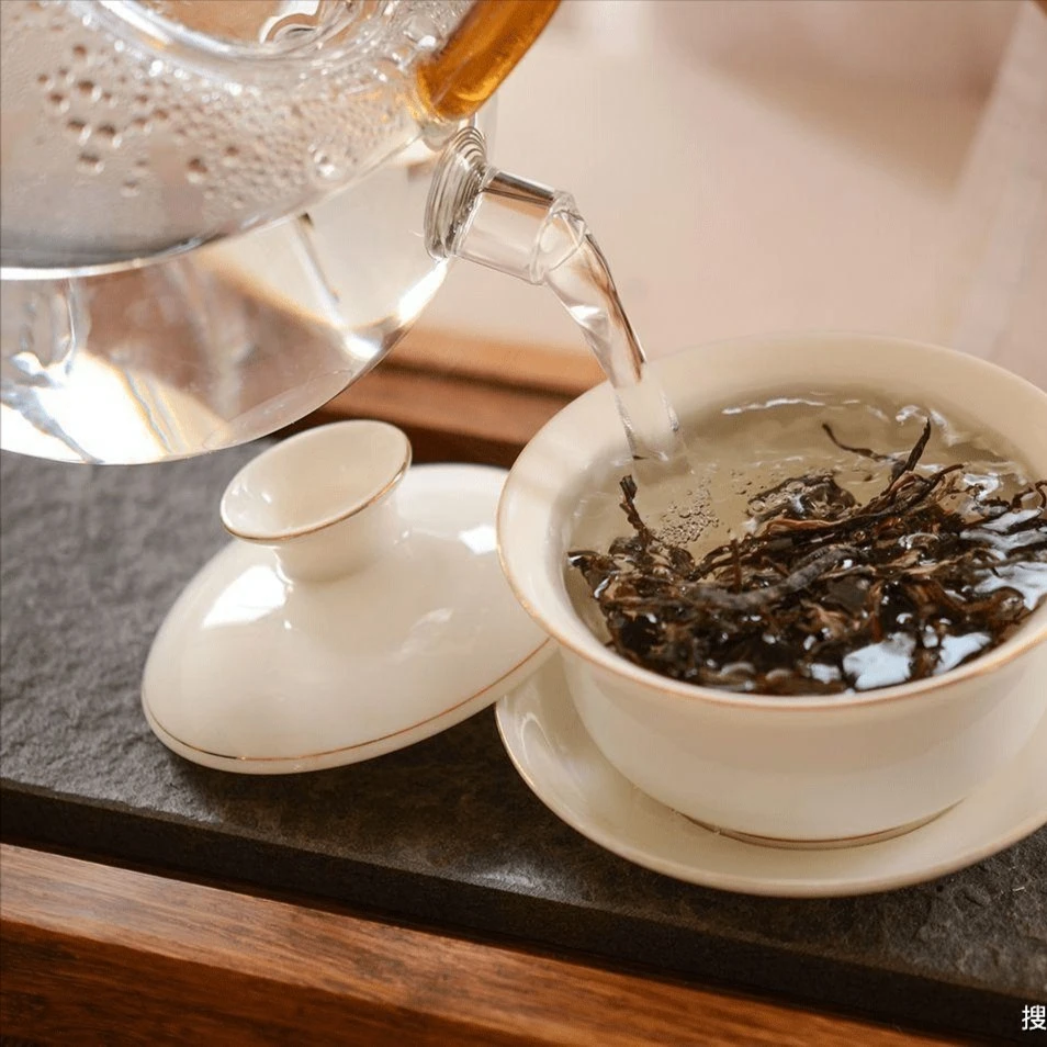 龙沧号战神系列老班章单株普洱生茶357g
