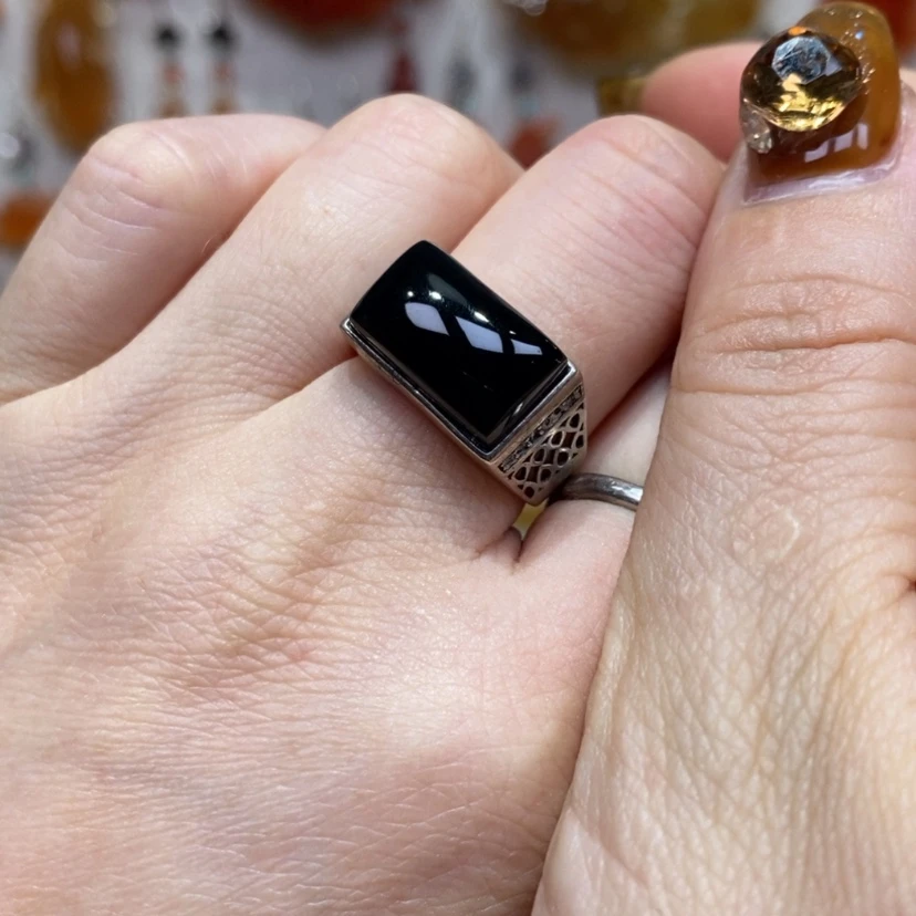 【闪购商品】蛇纹石玉颈饰未镶嵌走****来戒指