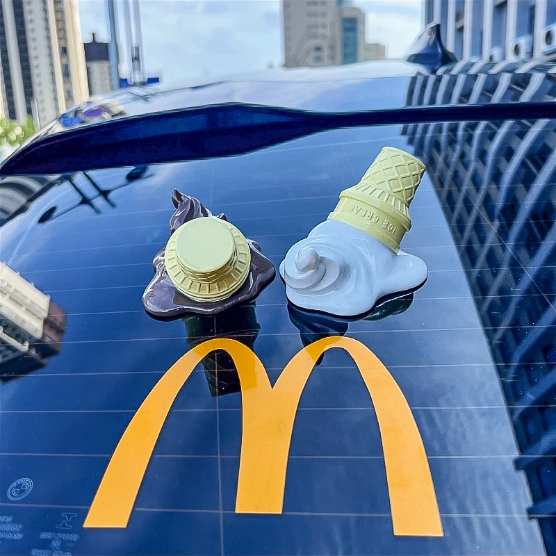 车载创意掉落甜筒冰淇淋摆件电动车摩托车汽车尾部M车贴纸装饰品