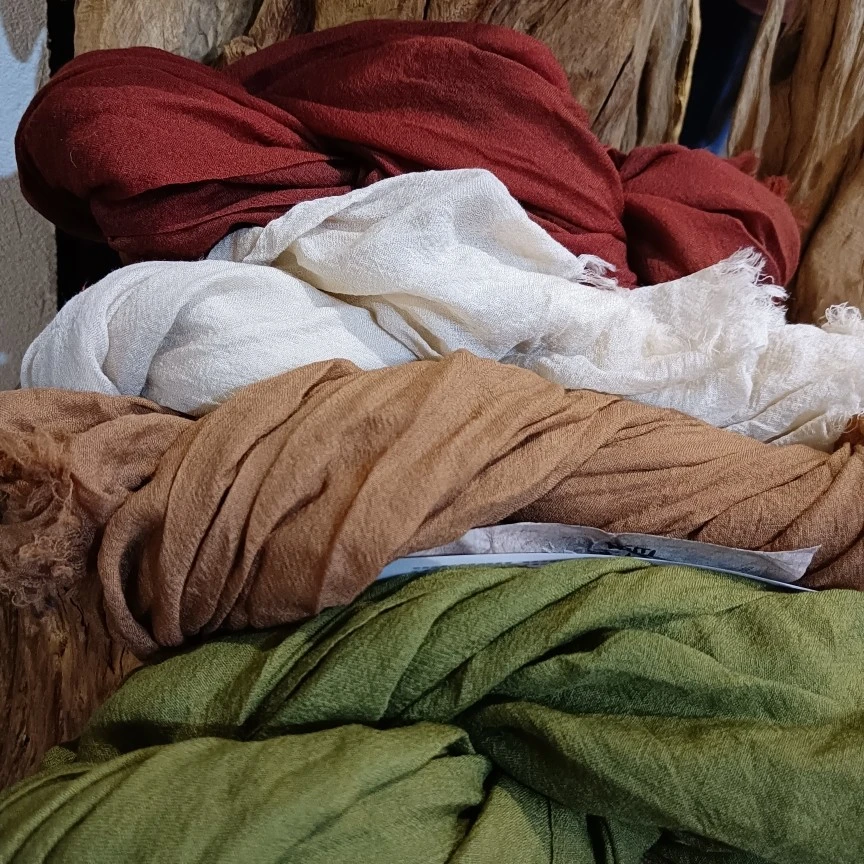 深深一刻 左岸迷香 舒适 植物染 529围巾 57321  长145 宽64  7折