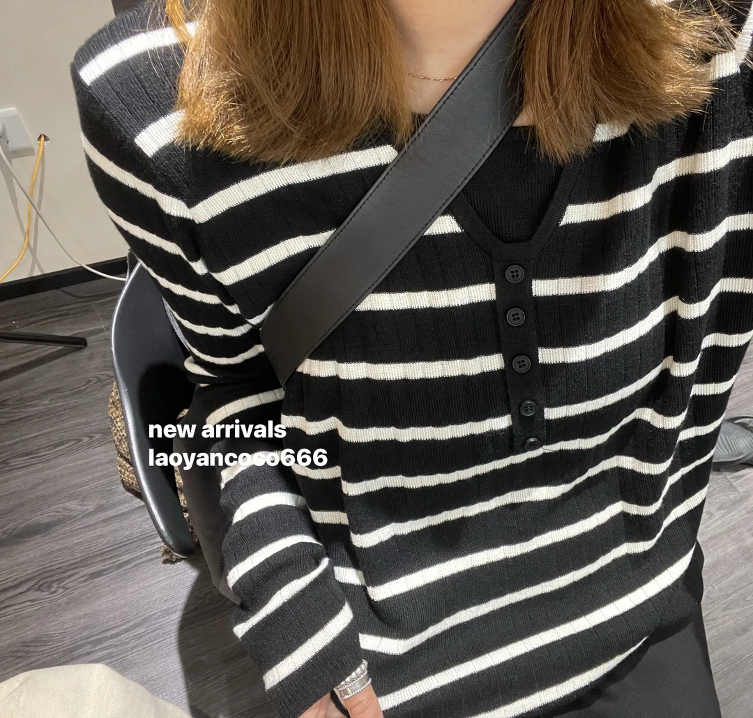 大葱大码【假两件V领条纹打底衫毛衣】宽松胖mm遮肉针织衫#m12037