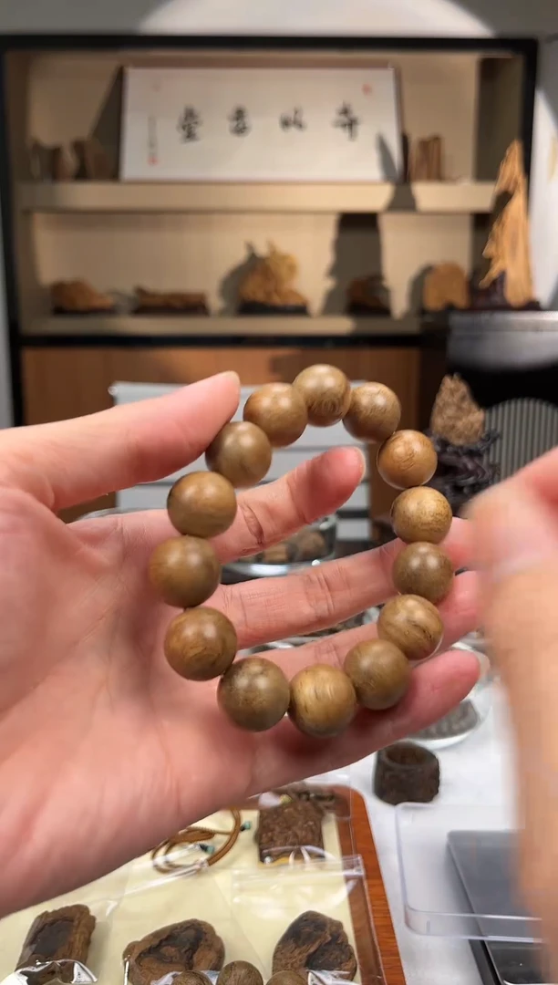 【闪购商品】沉香手串1.6越南惠安土沉单圈24克