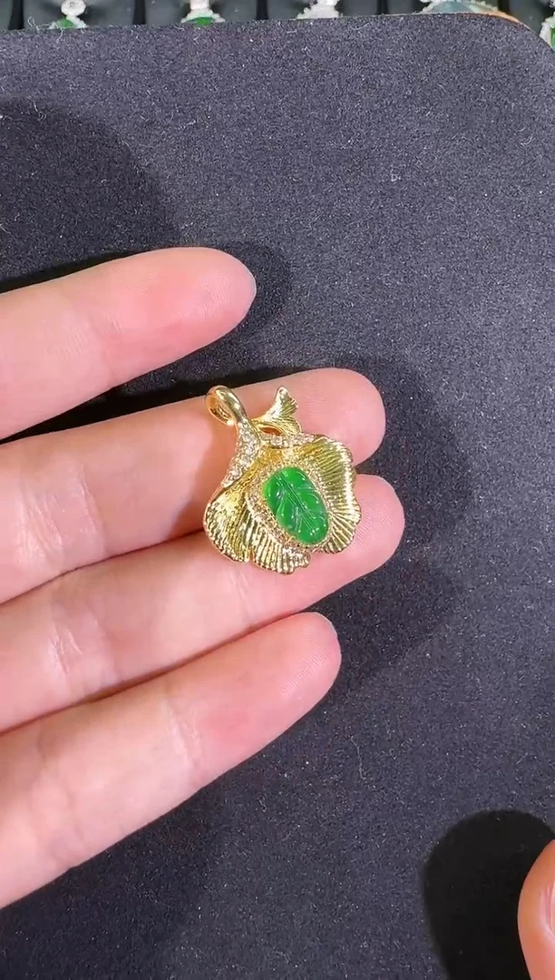 【闪购商品】翡翠吊坠(不含链)未镶嵌银杏叶子