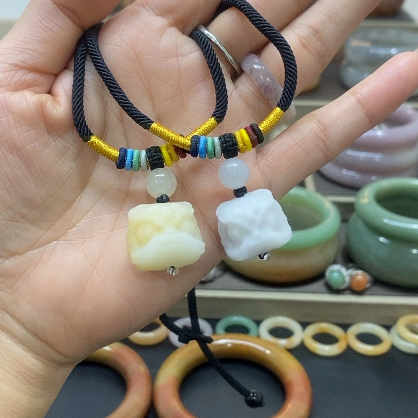 【闪购商品】石英质玉手镯未镶嵌℘***