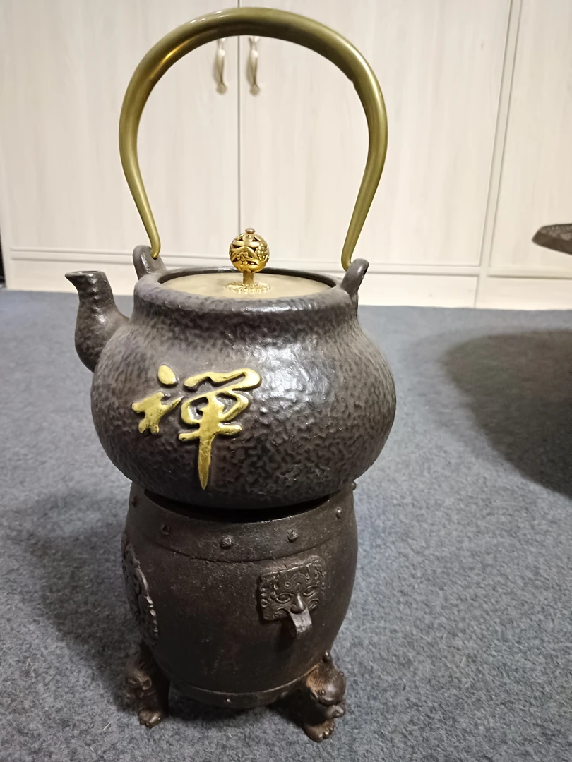 铁壶一套，非常漂亮