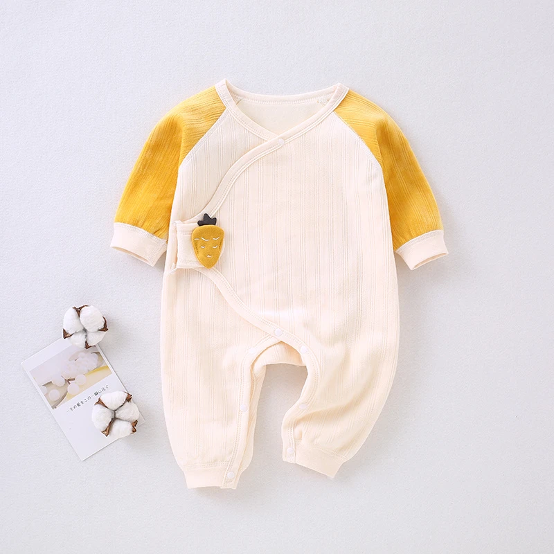 新生儿衣服初生婴儿连体衣保暖加绒蝴蝶衣秋冬装加厚哈衣绑带哈衣