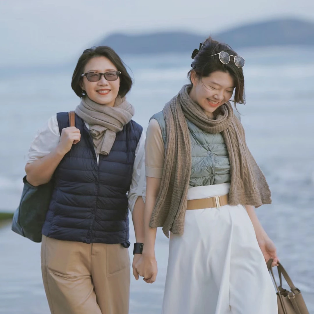 女士轻薄白鸭绒马甲可外穿排骨服羽绒背心优家款内搭保暖冬季马夹