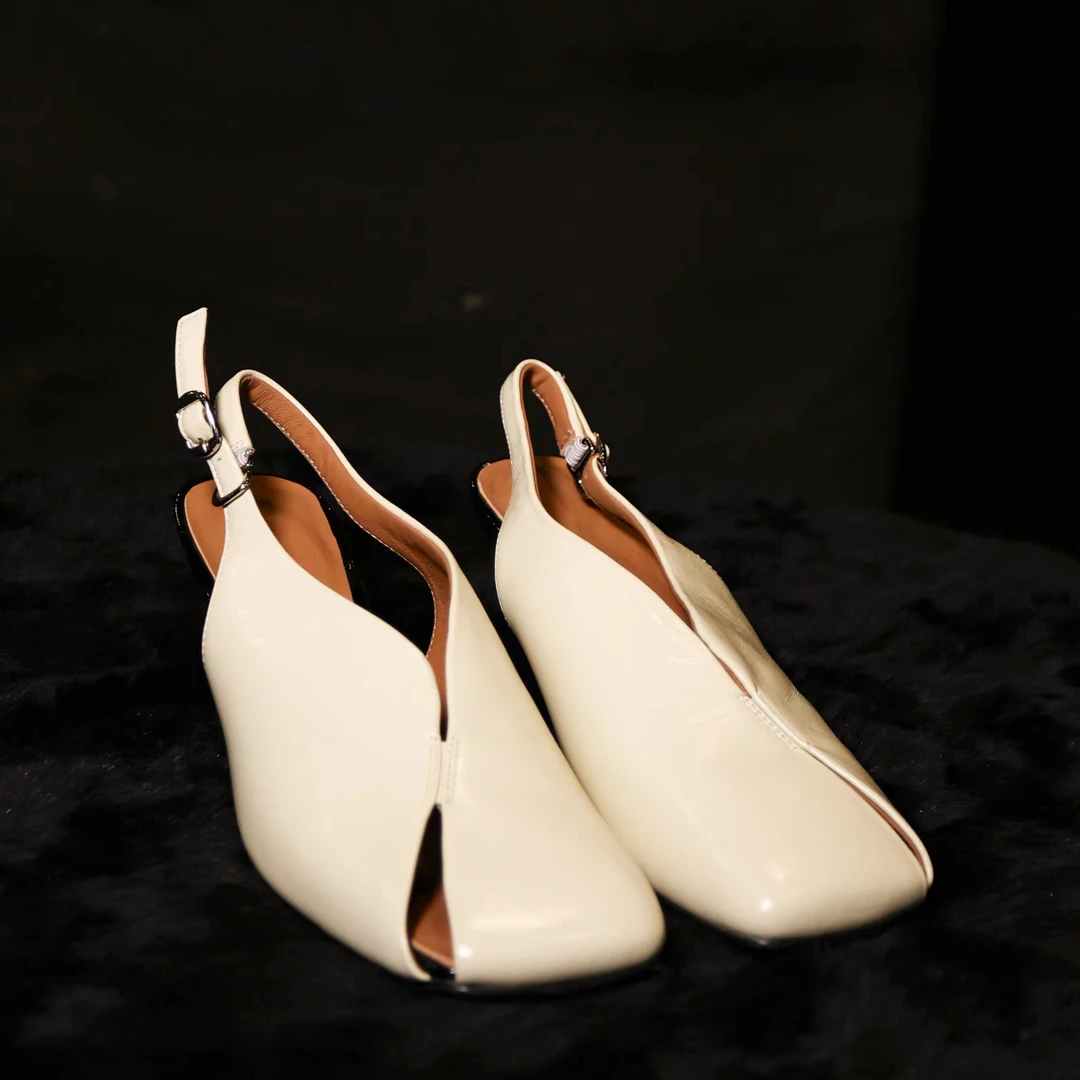 JINBAOREWU2024春季新款时尚百搭夏季粗跟方头中跟凉鞋