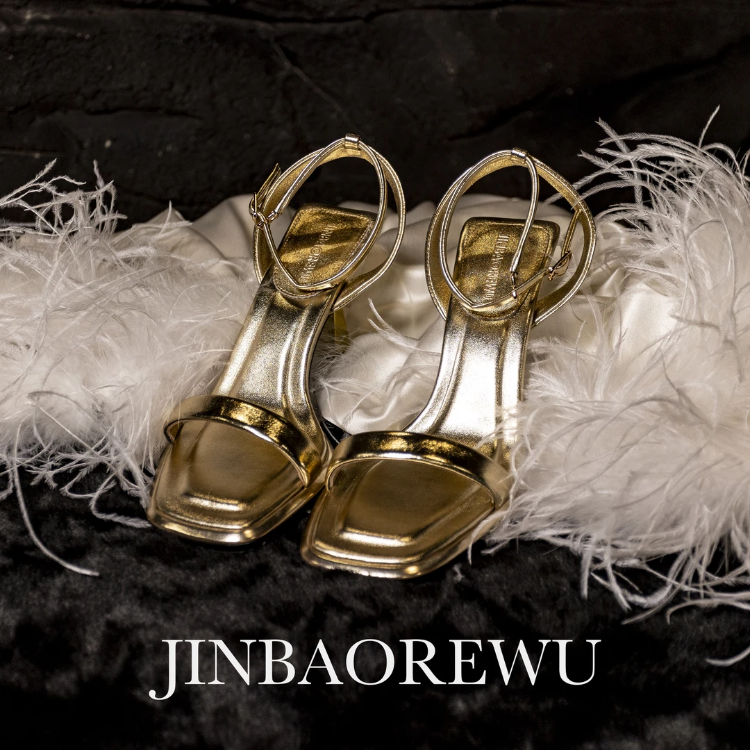 JINBAOREWU2024春季新款轻奢时尚法式金色时装凉鞋