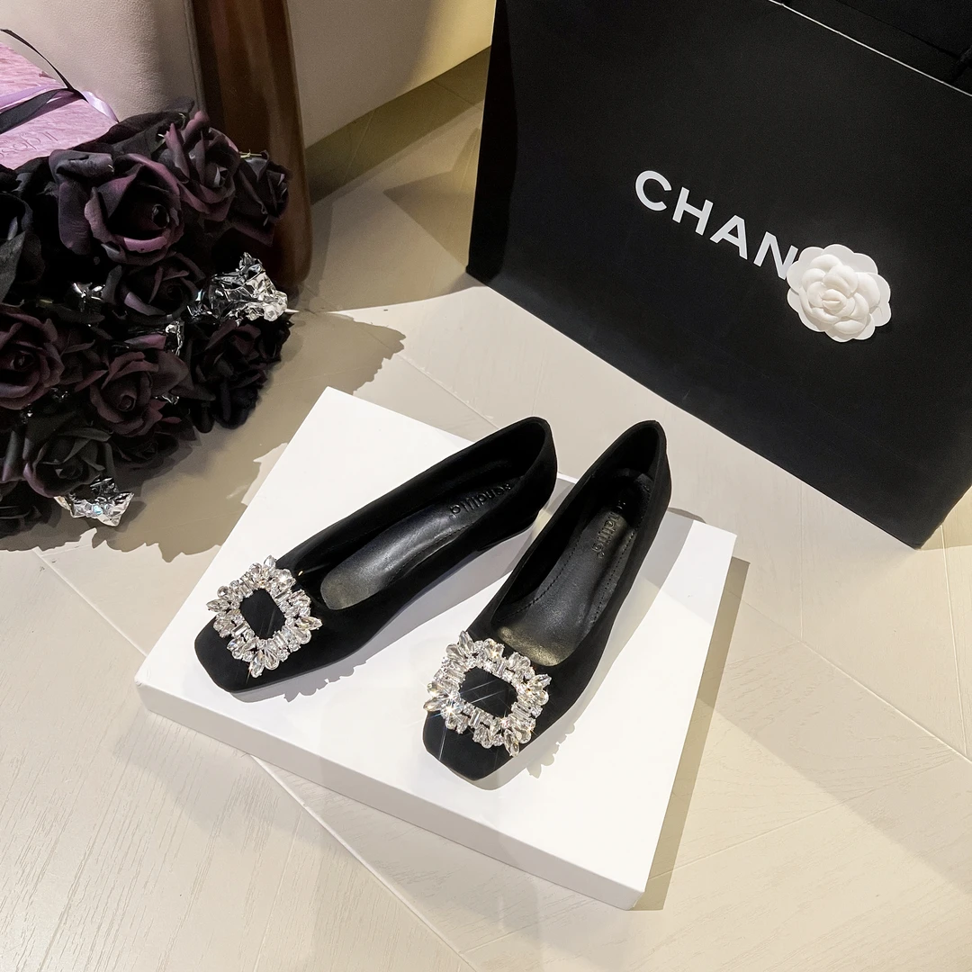 浅口单鞋职场通勤必备百搭水钻扣时尚气质款方头粗跟软底软面