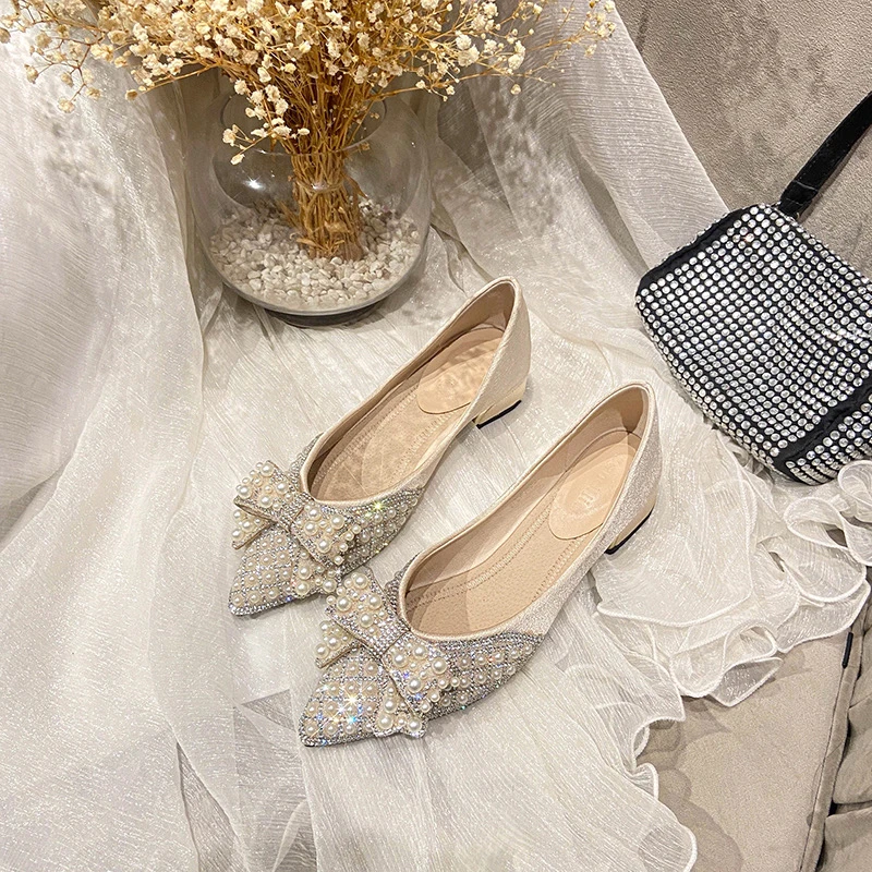 夏季新款珍珠蝴蝶结夏季新款韩版时尚大码尖头平底粗跟单鞋女