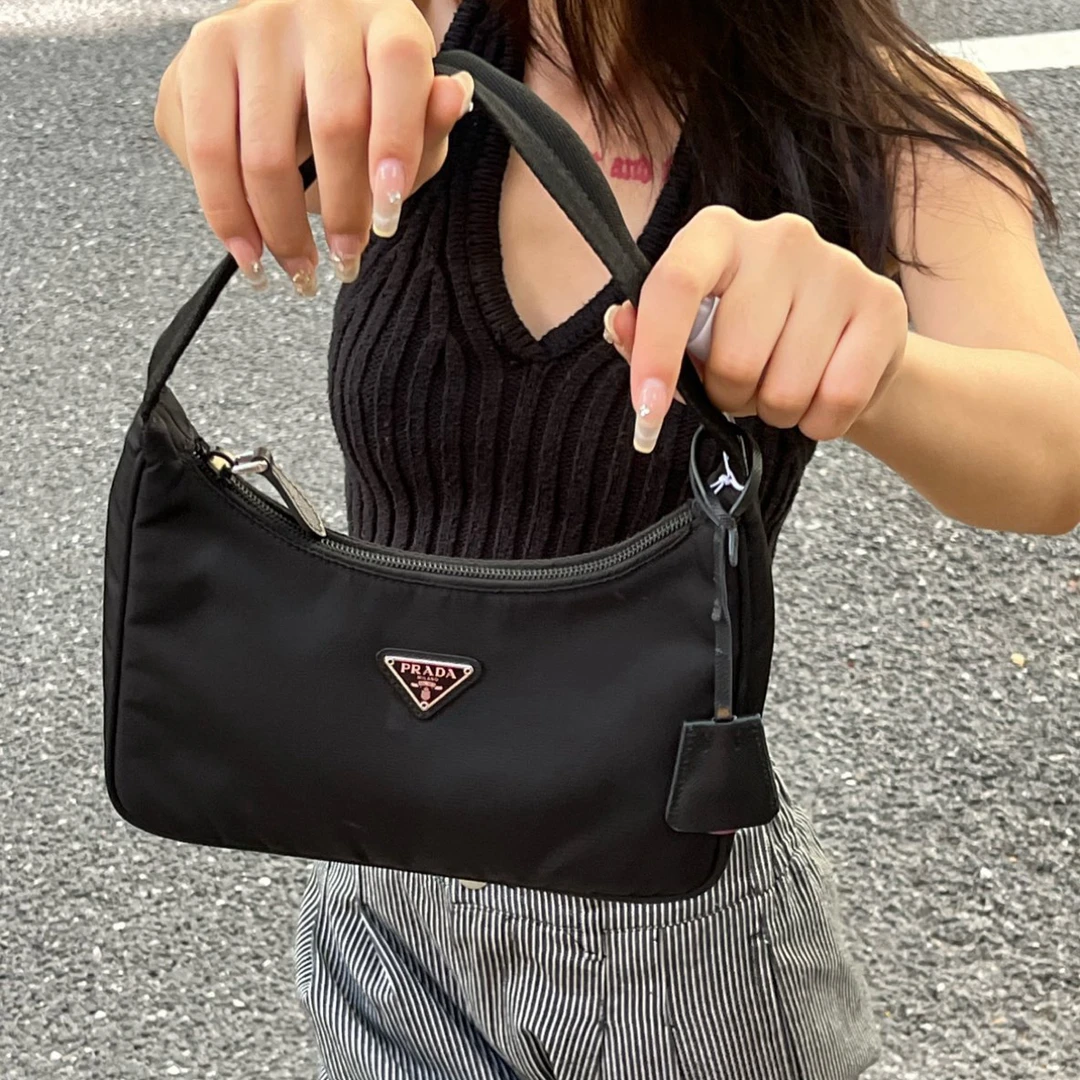 95新 Prada/普拉达 普拉达 PRADA Hobo 黑色 银扣 降落伞/0005